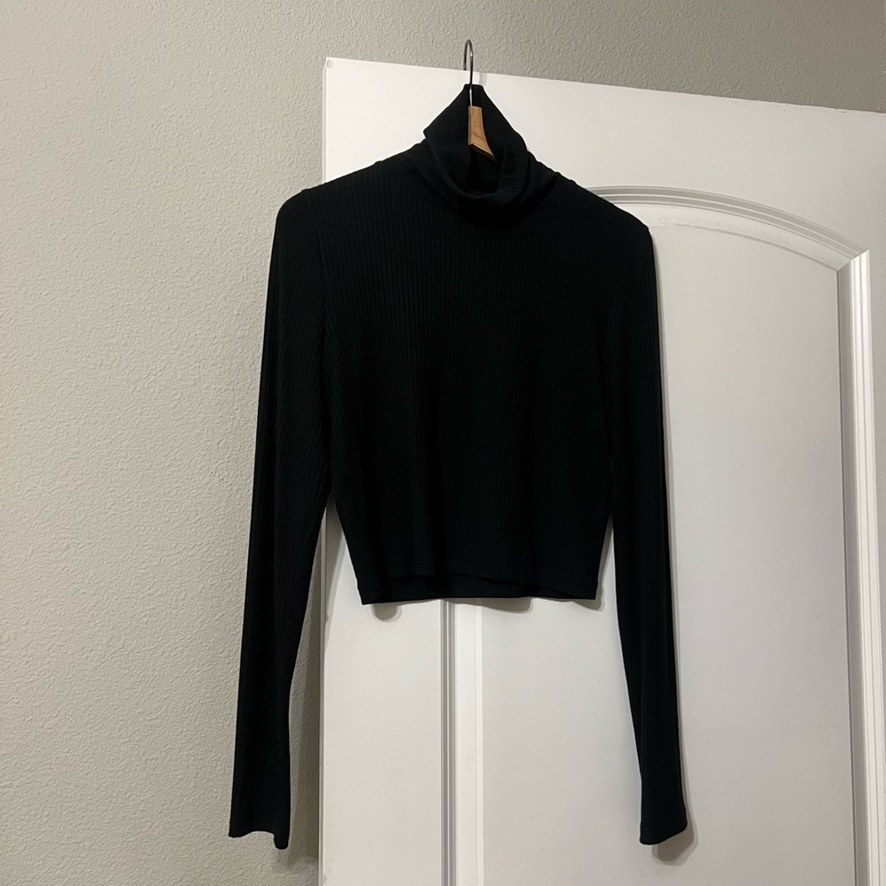 Black Turtleneck Ribbed Women's Crop Top